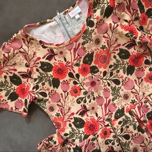 Lularoe Amelia, Size Large floral print